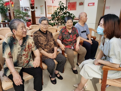 青島移動中秋情暖孤寡老人