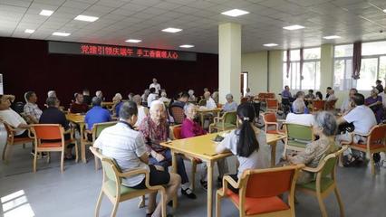 宜賓市社會福利院:黨建引領慶端午 手工香囊暖人心