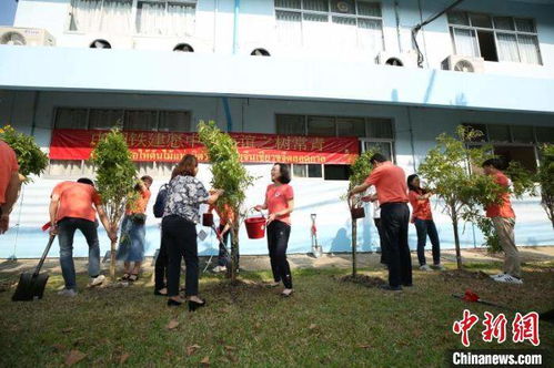 中國鐵建在曼谷社會福利院開展公益活動